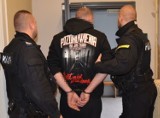 "Pozdrowienia do więzienia". Dwaj mężczyźni zostali zatrzymani przez policjantów z Gdańska za posiadanie narkotyków [zdjęcia]