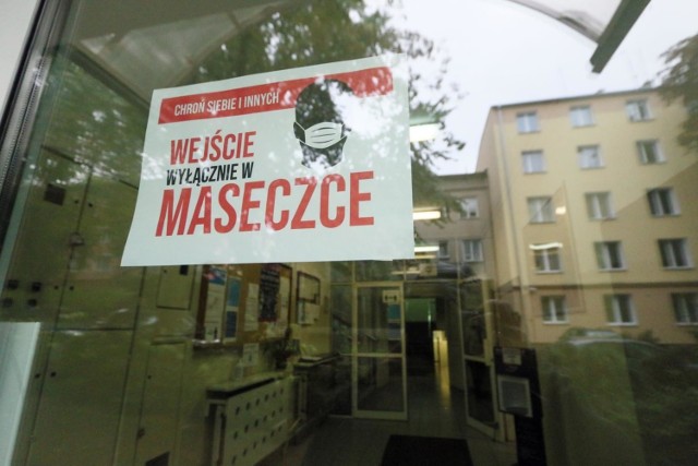 145 pracowników oświaty z województwa łódzkiego ma koronawirusa. Takie dane przekazał tuż przed ostatnim weekendem Związek Nauczycielstwa Polskiego. 

>>> Czytaj dalej na kolejnym slajdzie >>>