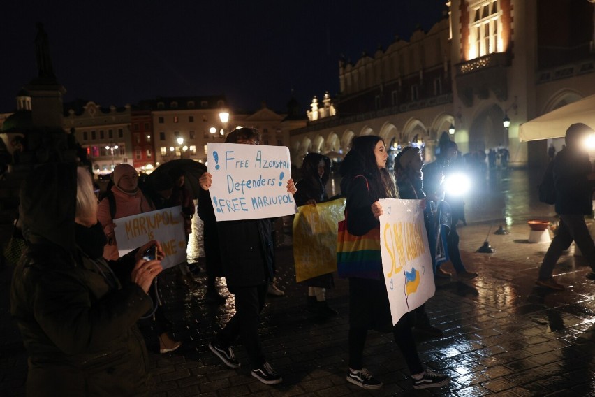 Niemy protest przeciwko wojnie na Ukrainie w Krakowie