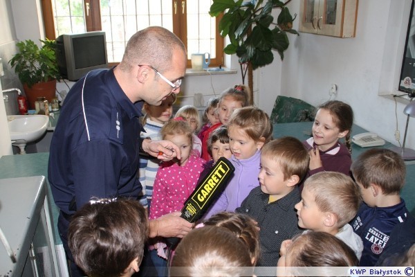 Uczniowie odwiedzili policjantów w Sokółce [zdjęcia]