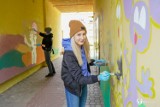 Nowe murale na kieleckich Sadach i innych osiedlach KSM. Postacie z kolorowanek i bajek zachęcają do jedzenia warzyw i sportu