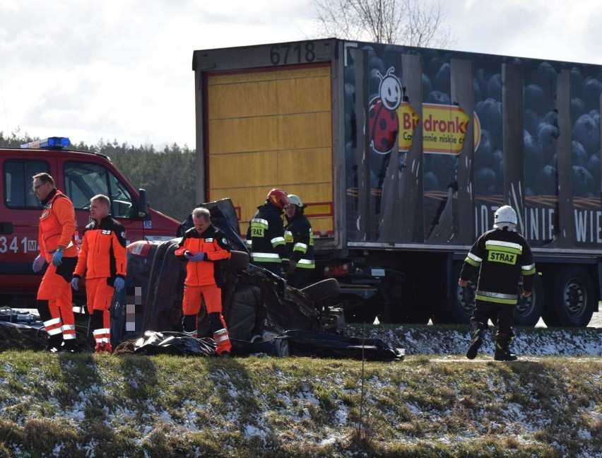 Tragiczny wypadek na DK 61. Zginęła dwójka dzieci