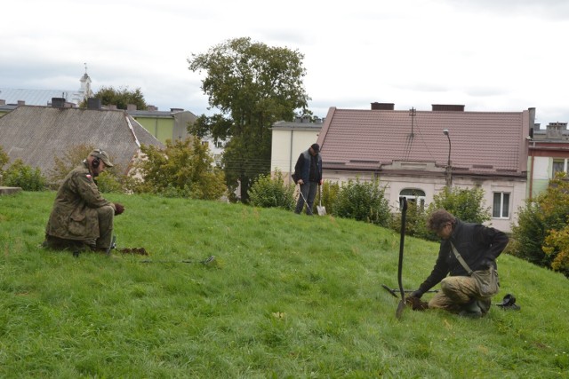 W ramach Europejskich Dni Dziedzictwa przeprowadzono badawczy rekonesans na Wzgórzu świętego Antoniego w Lipnie. Znaleziono charakterystyczne fragmenty ceramiki średniowiecznej oraz kilka monet z XIX wieku.