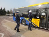 Głogowska policja policzyła mandaty wystawione w 2021 r.  za brak maseczki w miejskich autobusach. Czy dużo? Sami oceńcie
