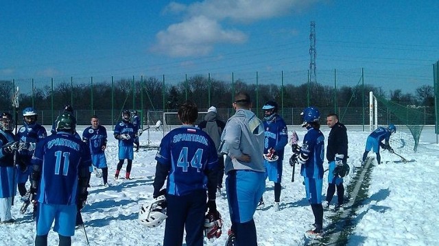 Oświęcimianie pojechali do Łodzi na wycieczkę, bo w rozegraniu meczu przeszkodziła im pogoda. Nie w takich okolicznościach wyobrażali sobie awans do półfinału.