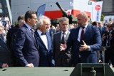 Morawiecki: "Polska buduje głębię strategiczną". 850 mln złotych dla gliwickiego zakładu Bumar-Łabędy na produkcję armatohaubic Krab