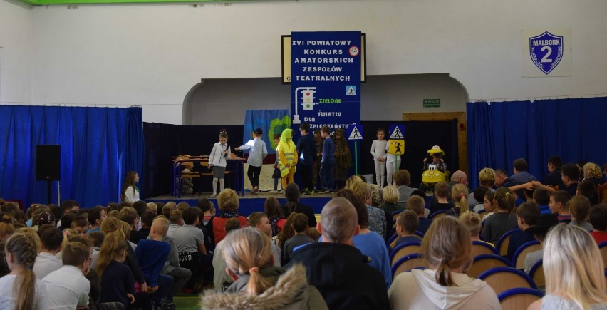 Przegląd szkolnych teatrów w Malborku [ZDJĘCIA]. „Zielone Światło dla Bezpieczeństwa”