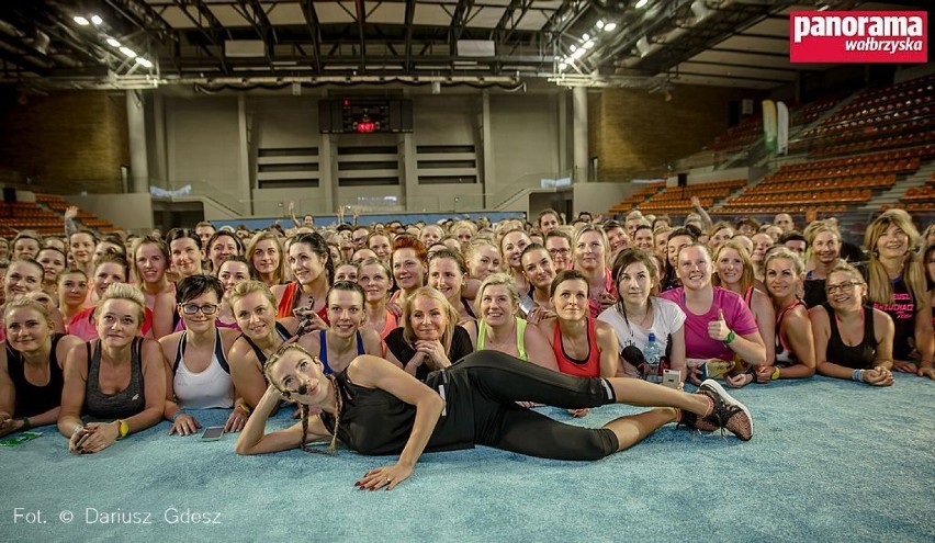 Blisko 400 osób ćwiczyło w wałbrzyskim Aqua Zdroju w Maratonie Fitness z Ewą Chodakowską