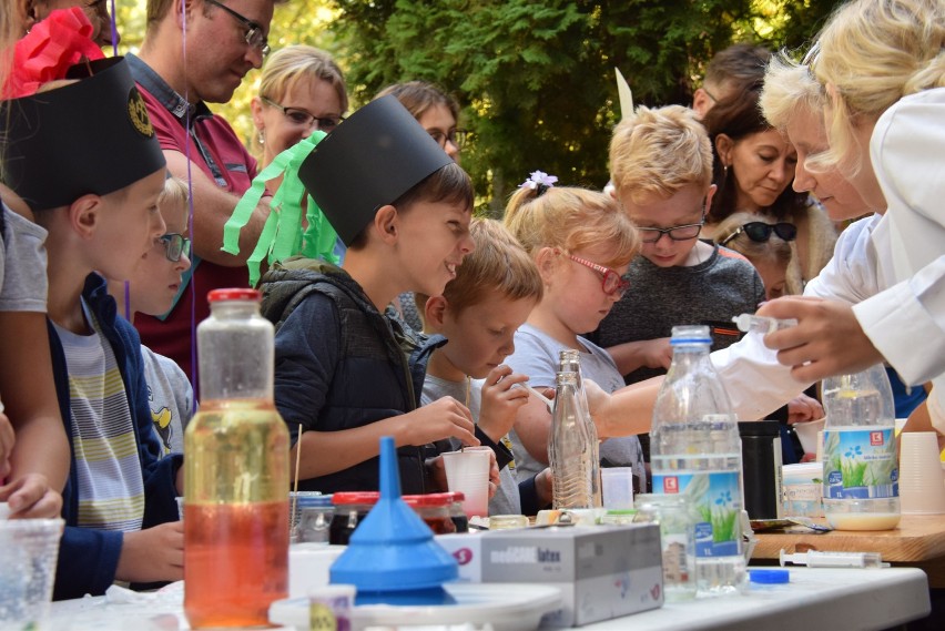 Tłumy miłośników nauki na pikniku w Muzeum Przemysłu Naftowego i Gazowniczego im. Ignacego Łukasiewicza w Bóbrce [ZDJĘCIA]