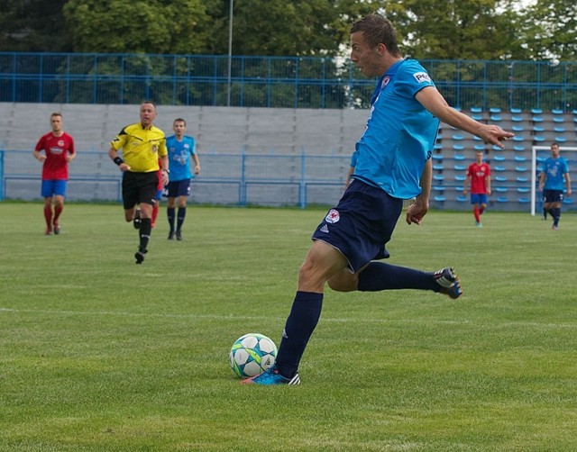 Jednego z czterech goli z Calisią strzelił Wojciech Fadecki. To jego pierwsze trafienie w barwach Błękitnych, od kiedy przed sezonem dołączył do składu stargardzkiego zespołu.