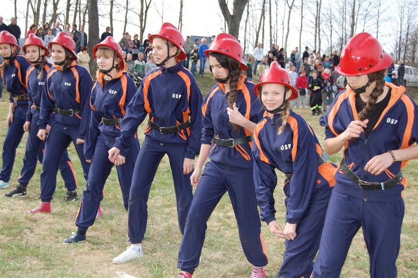 Mirachowo. Gminne zawody sportowo-pożarnicze 2013 - poszukaj siebie i swojej drużyny ZDJĘCIA I FILMY