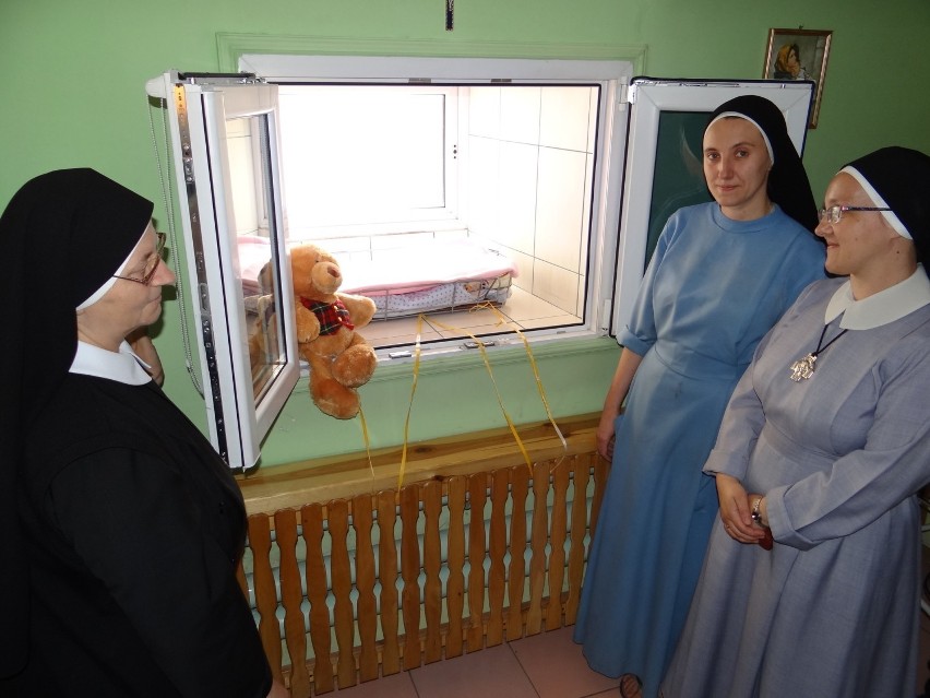 W ubiegłym roku Siostry Antonianki znalazły w Oknie Życia...