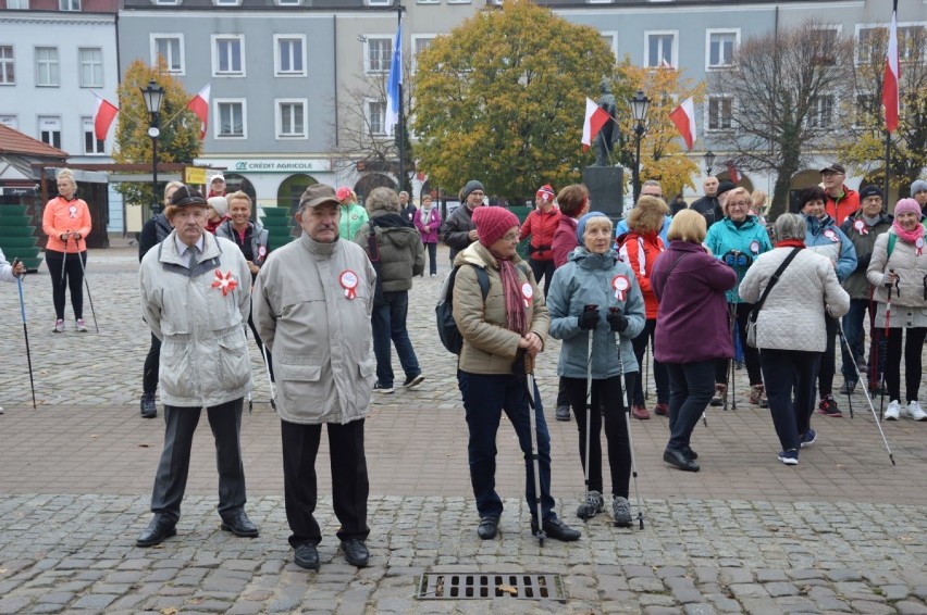 Niepodległościowy marsz nordic walking w Wejherowie [ZDJĘCIA]