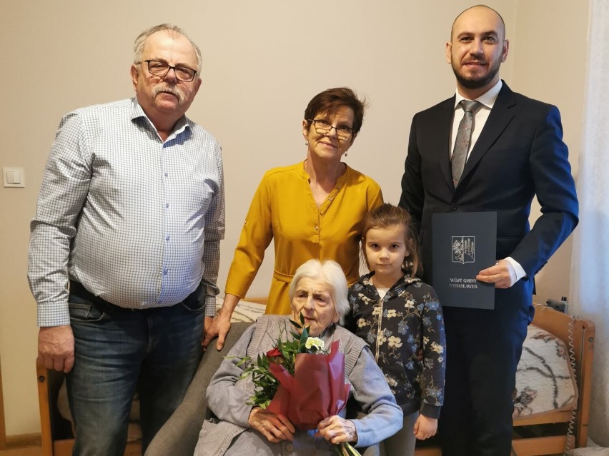 Gmina Damasławek. Mieszkanka Niemczyna obchodziła 96. urodziny. Z tej okazji odwiedził ją wójt 