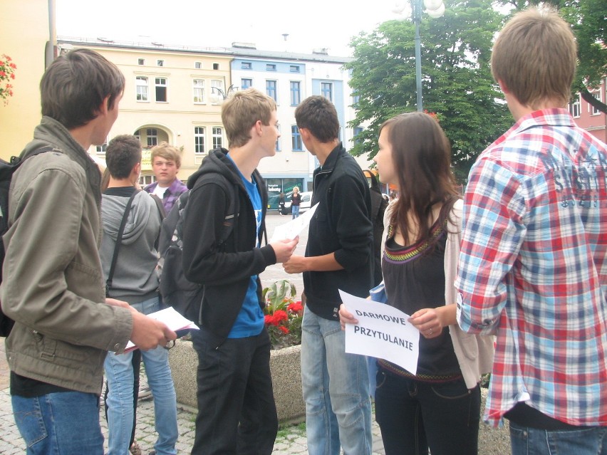 Było bardzo...Przytulnie. Akcja &quot;Free Hugs&quot; spotkała się ze sporą przychylnością mieszkańców.