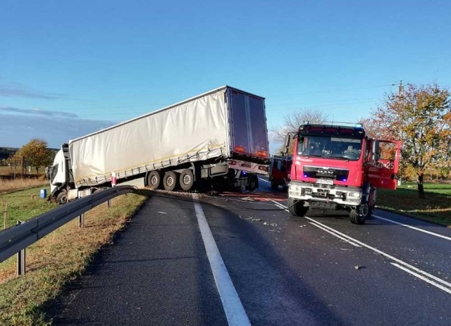 Auta bardzo mocno zderzyły się ze sobą