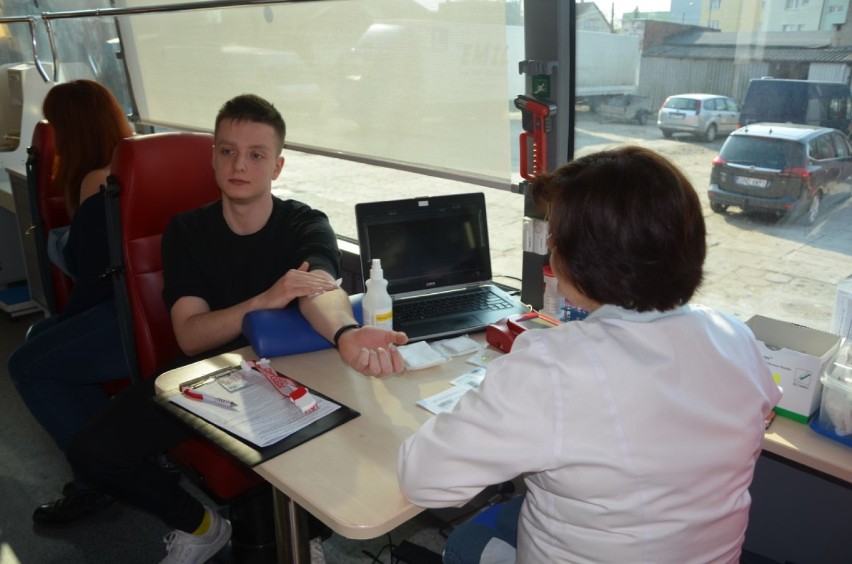 Mieszkańcy naszego powiatu reagują na każdy apel o pomoc - zebraliśmy ponad 7 litrów krwi