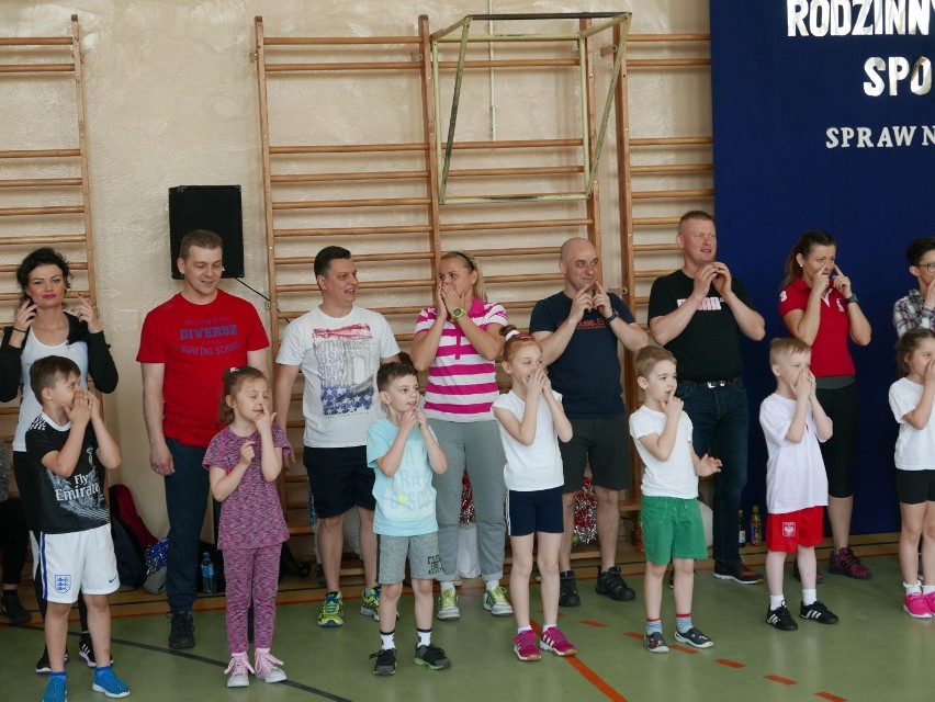Rodzinny Turniej Sportowy „Sprawni i zdrowi“ w Szkole Podstawowej nr 2 w Żninie [zdjęcia]