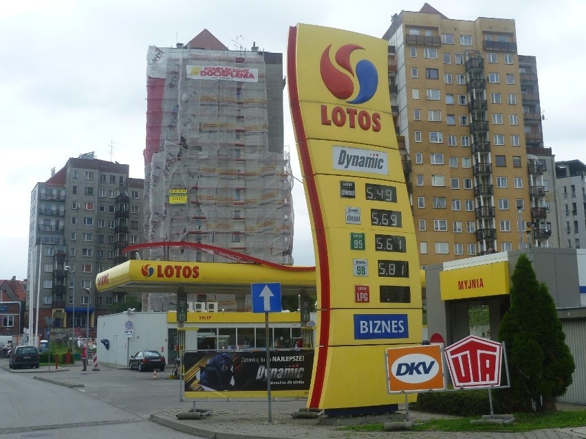 Paliwo lekko tanieje. Czy to najtańsze stacje benzynowe w Katowicach?