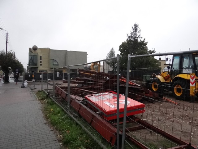 Zburzona stacja paliw Orlen przy ulicy Sieradzkiej w Wieluniu zostanie odbudowana w nowoczesnym standardzie