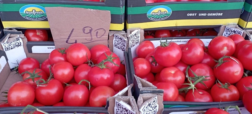 Pomidory w tym tygodniu były dostępne za 4,90 złotych za...