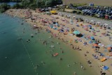 Plażowicze na żwirowni w Ostrowie pod Przemyślem. Na upał najlepsza kąpiel w chłodnej wodzie [ZDJĘCIA, WIDEO]