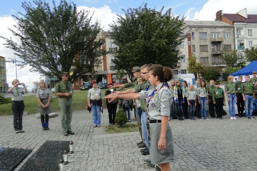 Przyrzeczenie harcerskie na Rynku.