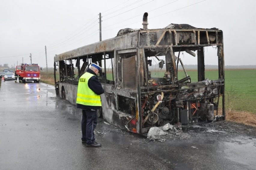 Pożar autobusu w w miejscowości Wojska