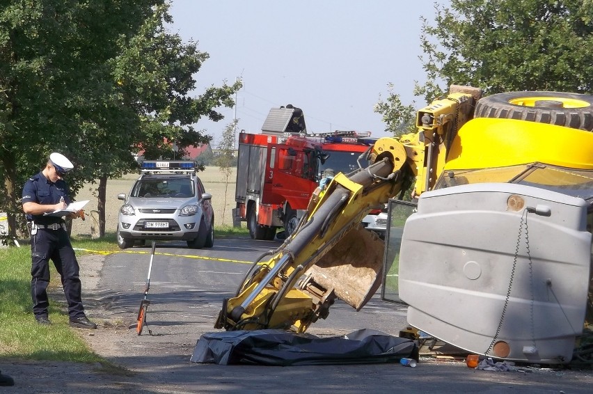 Śmiertelny wypadek pod Wrocławiem. Koparka przygniotła operatora (ZDJĘCIA)