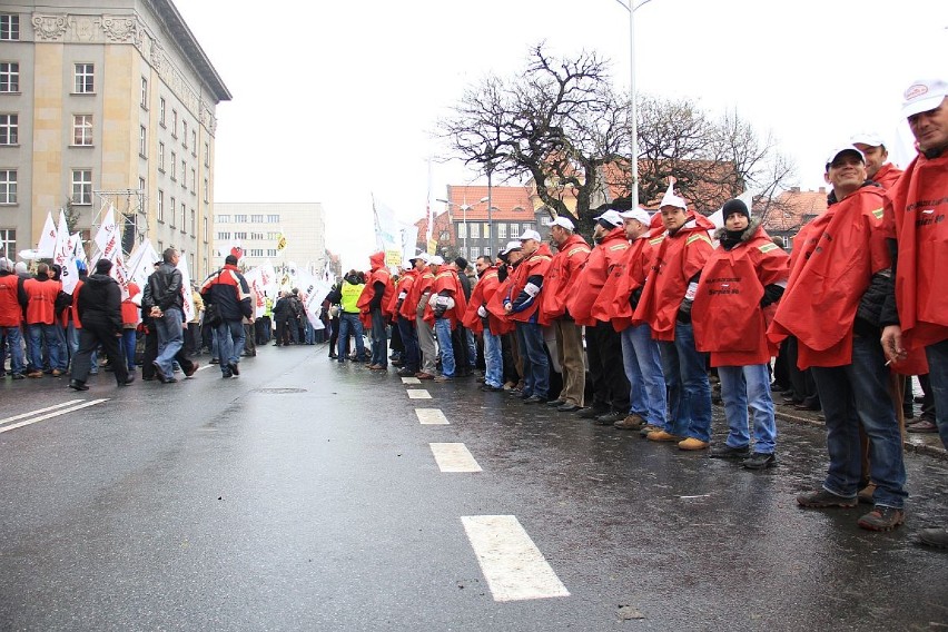 Związkowcy demonstrowali w Katowicach