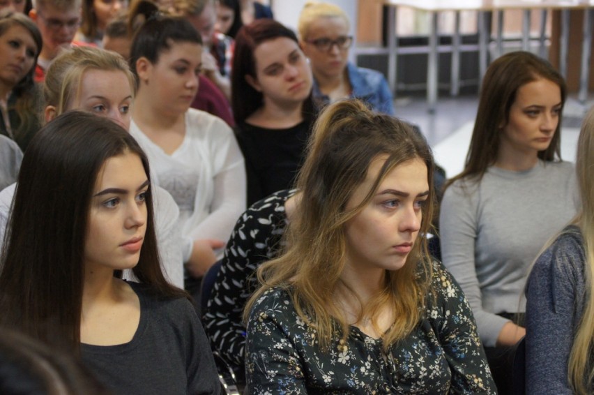 Radomsko: Matura z Biblioteką. Dorota Nosowska o kobiecie w...