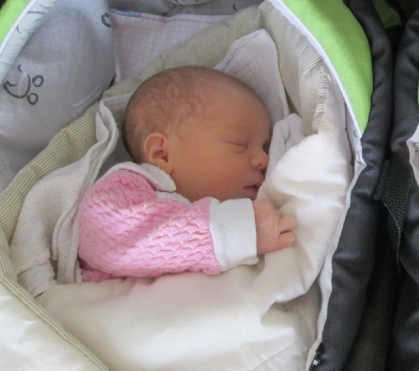 Lena Pyrek, córka Estery i Tomasza, urodziła się 27 stycznia...