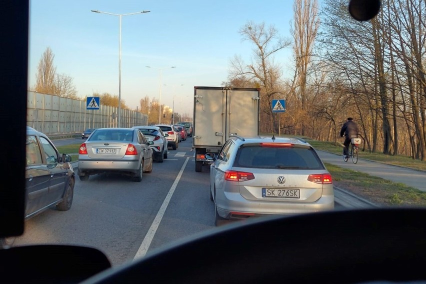 Kolizja dwóch samochodów na Toruńskiej we Włocławku