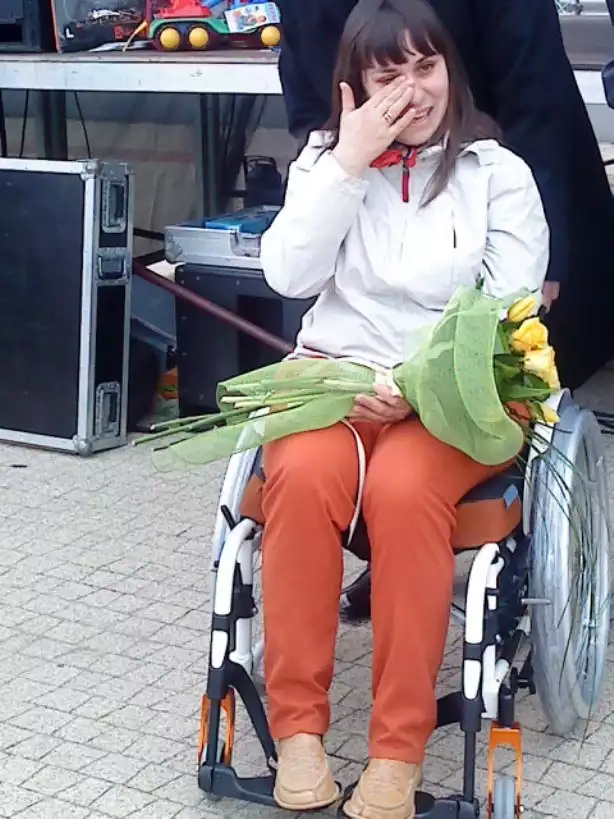 Motocykliści przekazali Katarzynie Wagner nowy wózek inwalidzki