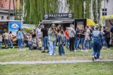 Szamotuły. Drugi dzień wielkiej wyżerki. Food Truck Festivals w Parku Zamkowym