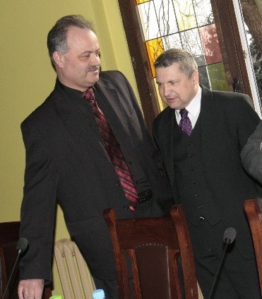 Z prawej Marek Reder, zagorzały przeciwnik sprzedaży działki bez przetargu