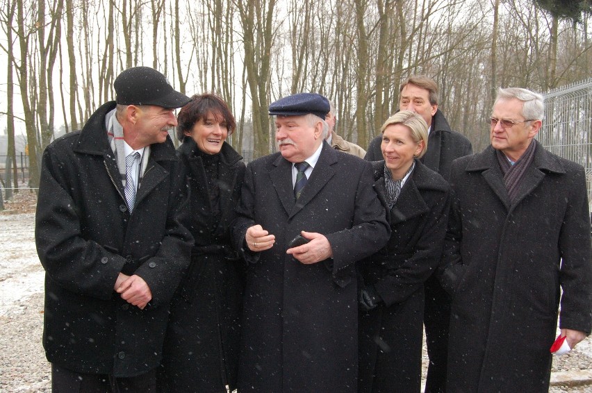 Lech Wałęsa otworzył dziś hodowlę żubrów w Człuchowie