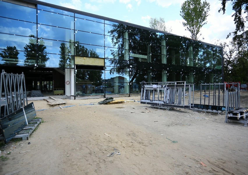 Budowa mediateki w Piotrkowie - tak nowa biblioteka wygląda...