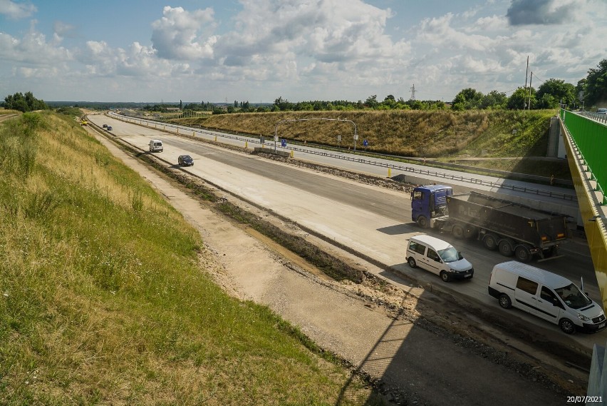 Budowa A1 na odcinku Radomsko - Kamieńsk. Tak postępują...