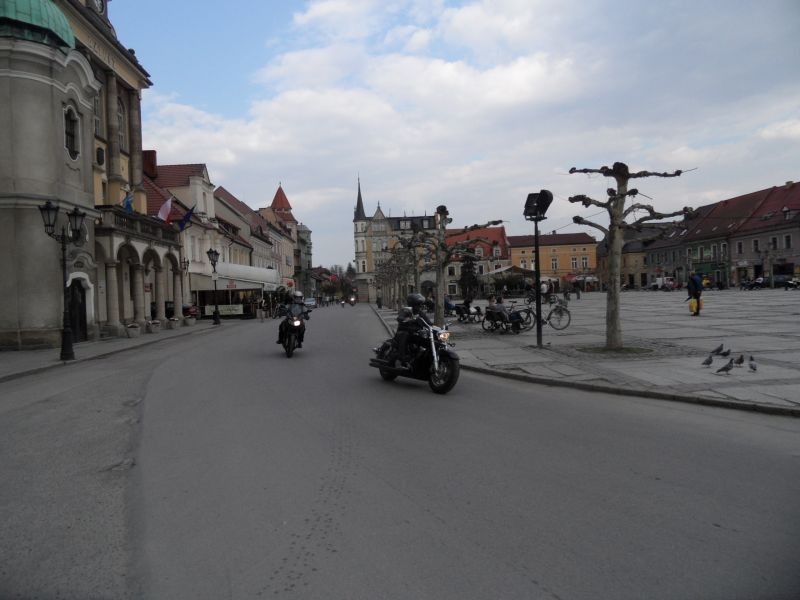 Pszczyna: Otwarcie sezonu motocyklowego. Wielka parada jednośladów ruszyła z rynku do Wisły Małej