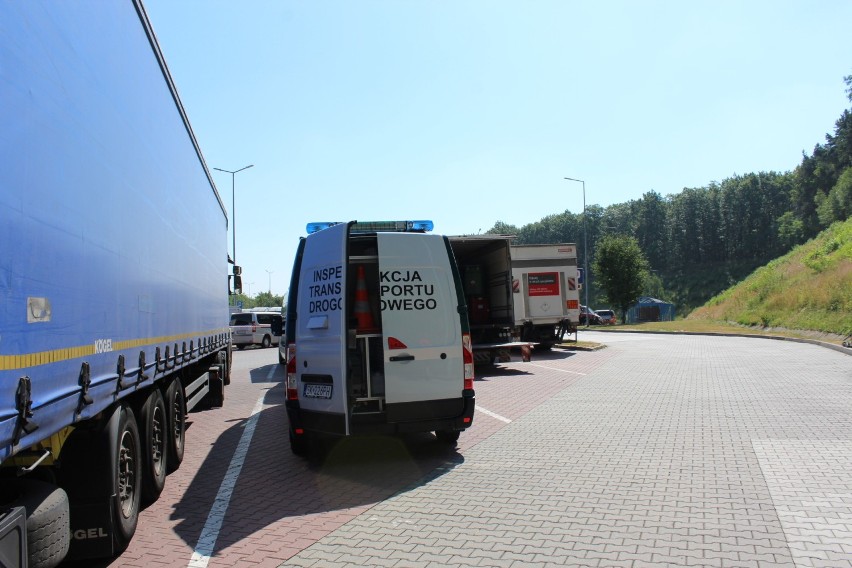 Ruda Śląska: Trwają międzynarodowe kontrole przewozu materiałów niebezpiecznych. ZDJĘCIA