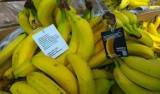 Klienci znaleźli dziwne listy w bananach w jednym z popularnych dyskontów [ZDJĘCIE]