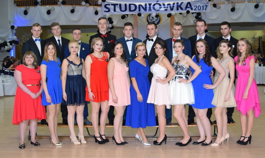 Studniówka 2017. Zobacz grupowe zdjęcia uczniów ZSP nr 3 w Malborku