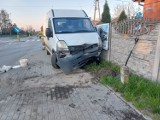 Jeden pijany kierowca wjechał w kapliczkę, drugi jechał... karawanem. Prawdziwa plaga na drogach w powiecie zduńskowolskim. ZDJĘCIA