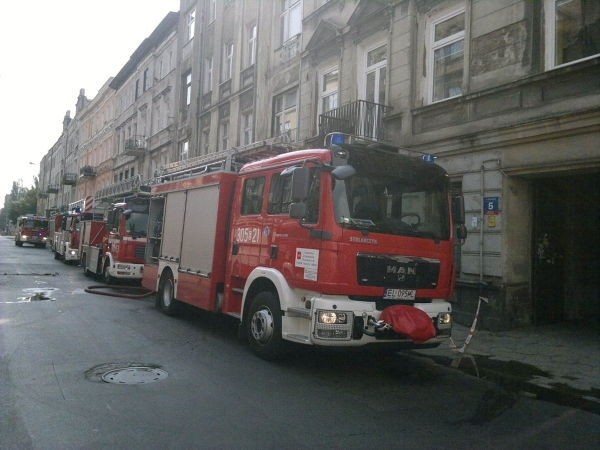 Pożar w kamienicy na ulicy Zarzewskiej w Łodzi