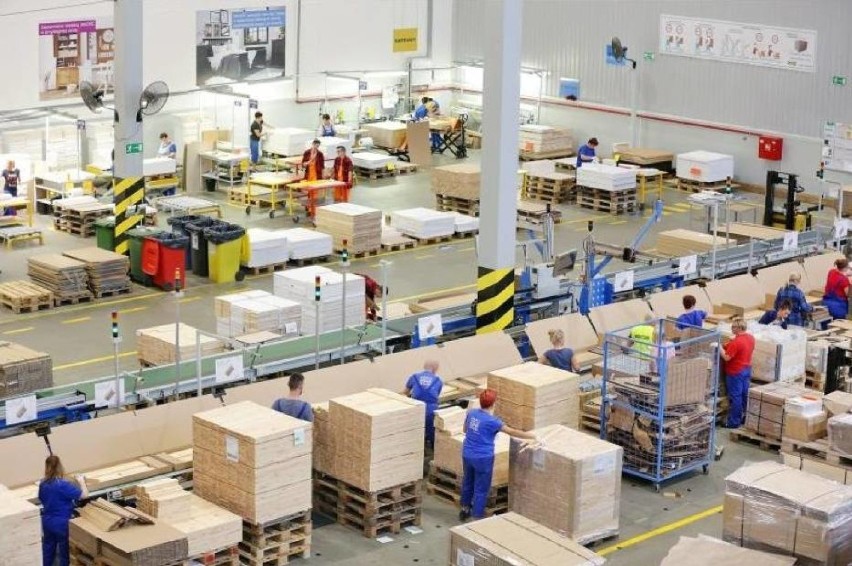 IKEA wyprowadzi fabrykę mebli z Goleniowa? "Informacje nie wypłynęły od firmy"