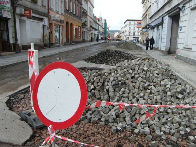 Centrum Świebodzic rozkopane.