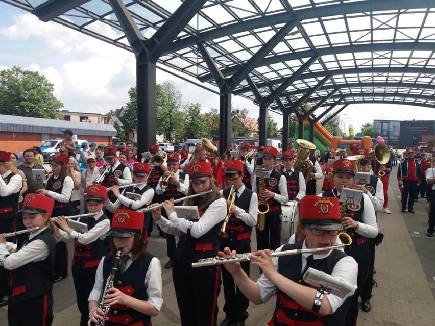 Orkiestra Dęta Szamocińskiego Ośrodka Kultury zagrała na festiwalu w Śremie. Publiczność była zachwycona! (FOTO)