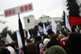 Protest związkowców z OPZZ i NSZZ &quot;Solidarność&quot; na ulicach Warszawy