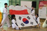 Koreańczycy przyjechali do Konina. Prezentacje swojej kultury rozpoczęli w Szkole Podstawowej nr 6 [FOTO]